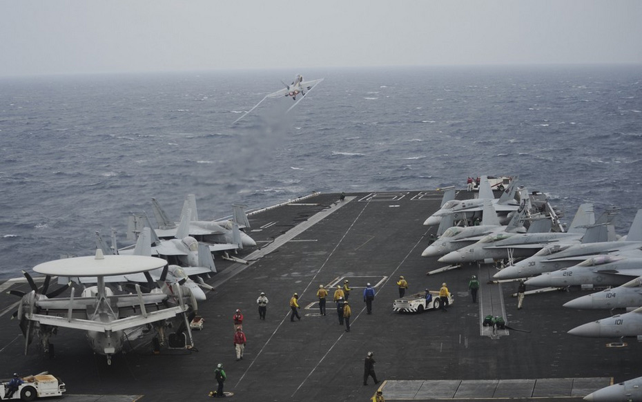 中美日航母齊聚南海