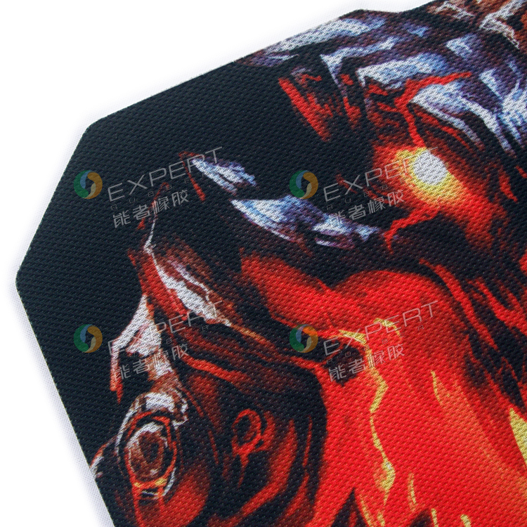 血手幽靈鼠標墊是哪個廠家的